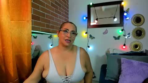 Snapshot of maja_hills chatting on 02.22.25 maja_hills online show from 02.22.25