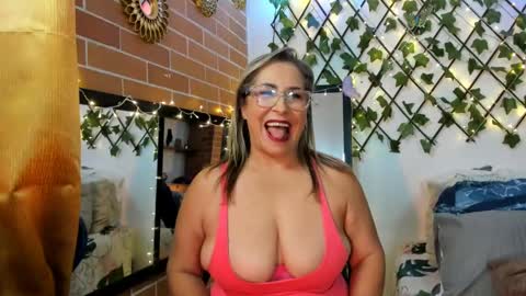 Snapshot of maja_hills chatting on 03.05.25 maja_hills online show from 03.05.25