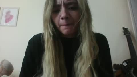 Snapshot of majo_gomezz chatting on 11.17.25 majo_gomezz online show from 11.17.25