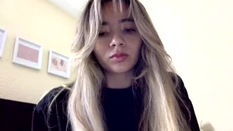 majo_gomezz online show from 04.04.26