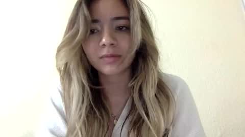 majo_gomezz online show from 05.11.26