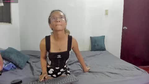 Snapshot of make_me_feel_ chatting on 07.18.26 Shawna Tom online show from 07.18.26