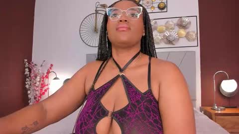 Snapshot of makena_gh chatting on 10.04.25 makena online show from 10.04.25