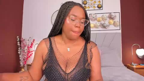 Snapshot of makena_gh chatting on 10.07.25 makena online show from 10.07.25