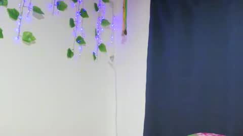 Snapshot of makenzy_darly chatting on 01.04.25 Makenzy darly online show from 01.04.25