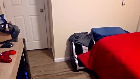 Snapshot of mako4u chatting on 12.04.25 mako4u online show from 12.04.25