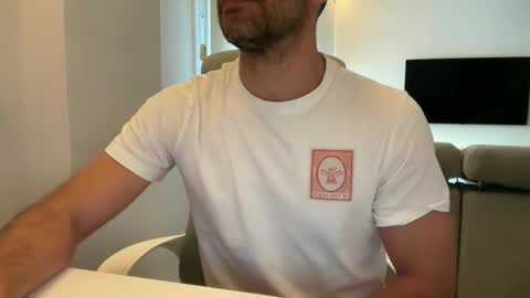 Snapshot of malditodrama chatting on 11.20.25 malditodrama online show from 11.20.25