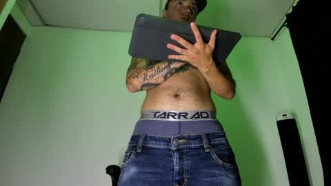 Snapshot of male_pussy chatting on 12.14.24 ADAM online show from 12.14.24