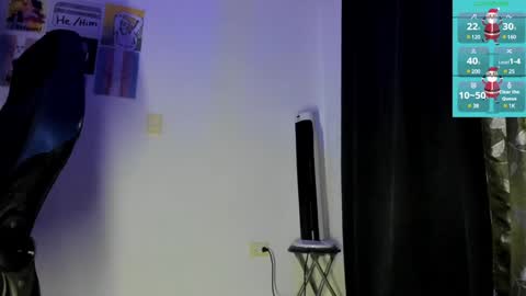 Snapshot of male_pussy chatting on 12.25.24 ADAM online show from 12.25.24