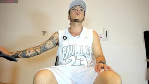 Snapshot of male_pussy chatting on 02.19.25 ADAM online show from 02.19.25