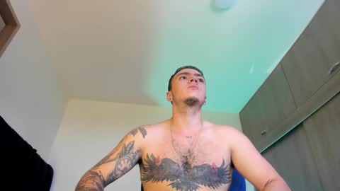 Snapshot of male_pussy chatting on 09.23.25 ADAM online show from 09.23.25