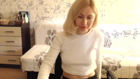 Snapshot of malenamila chatting on 09.30.25 Malena online show from 09.30.25
