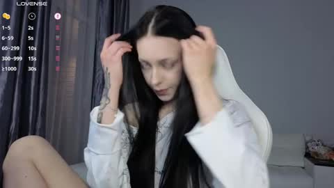 Snapshot of malenkiykamen chatting on 05.17.26 piu online show from 05.17.26