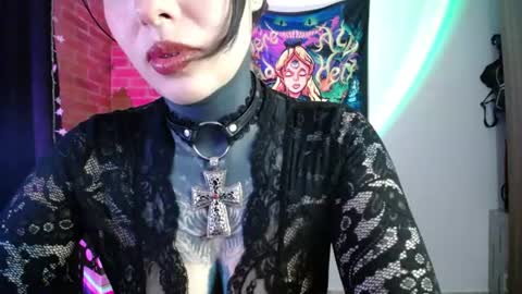 Snapshot of maliceinwonderland25 chatting on 06.22.26 Alice Asylum online show from 06.22.26