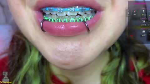 Snapshot of malicia_witch_ chatting on 12.31.24 Mar Alicia Rosie v A L I C I A W I T C - Meg Cherie online show from 12.31.24