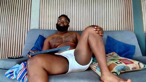 Snapshot of malik_arellano chatting on 09.11.25 The King Malik online show from 09.11.25