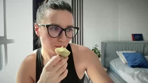 Snapshot of malina568708 chatting on 03.11.25 malina568708 online show from 03.11.25