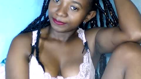 malinah01 online show from 12.11.24