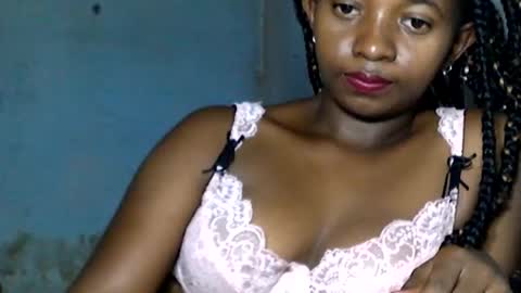 malinah01 online show from 12.11.24