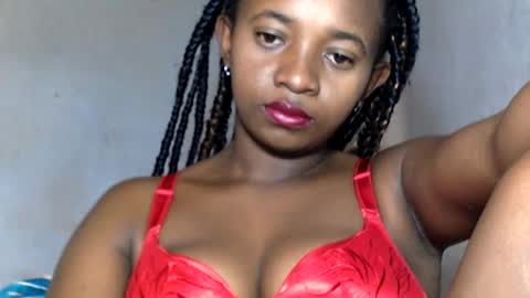 malinah01 online show from 12.12.24