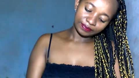 malinah01 online show from 01.18.25