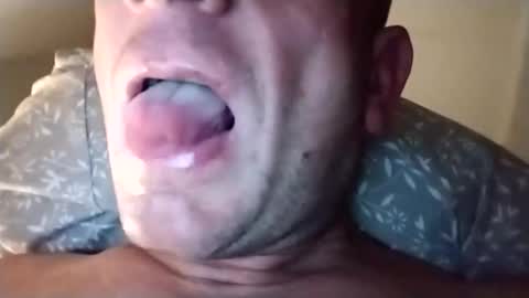 Snapshot of malinowy85 chatting on 10.29.25 malinowy85 online show from 10.29.25