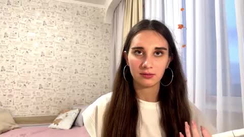 Snapshot of mallorydamann chatting on 11.20.25 Lory online show from 11.20.25