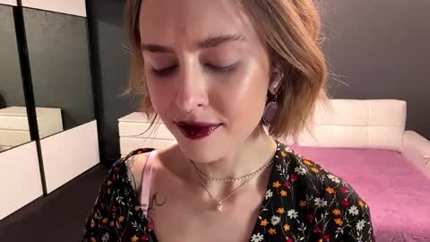 Nicole online show from 04.08.26