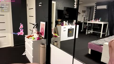 Nicole online show from 04.17.26