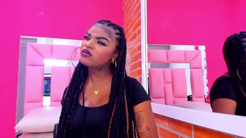 Snapshot of malu_horny_69 chatting on 12.14.24 Melanie online show from 12.14.24