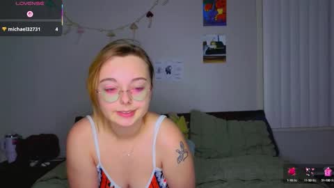 MamiCloudz online show from 10.15.25