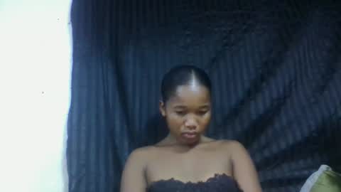 Snapshot of mamieriela chatting on 02.08.26 mamieriela online show from 02.08.26