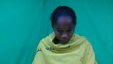 Snapshot of mamieriela chatting on 02.12.26 mamieriela online show from 02.12.26