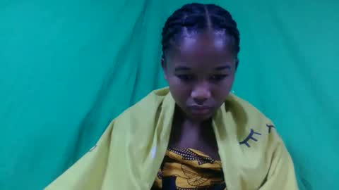 Snapshot of mamieriela chatting on 02.13.26 mamieriela online show from 02.13.26