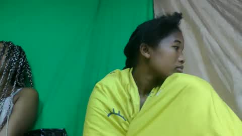 Snapshot of mamieriela chatting on 02.15.26 mamieriela online show from 02.15.26