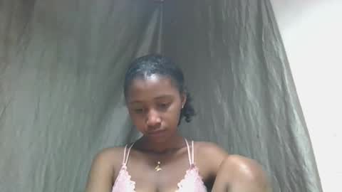 Snapshot of mamieriela chatting on 04.12.26 mamieriela online show from 04.12.26