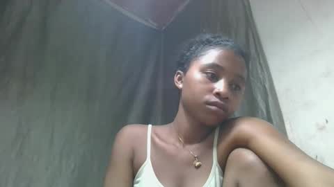 Snapshot of mamieriela chatting on 04.12.26 mamieriela online show from 04.12.26