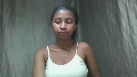 Snapshot of mamieriela chatting on 04.14.26 mamieriela online show from 04.14.26