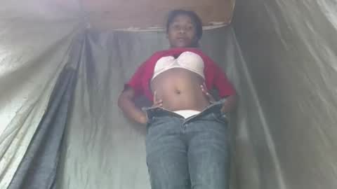 Snapshot of mamieriela chatting on 04.16.26 mamieriela online show from 04.16.26