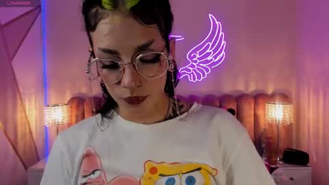 Snapshot of mamushka_ chatting on 09.17.25   online show from 09.17.25