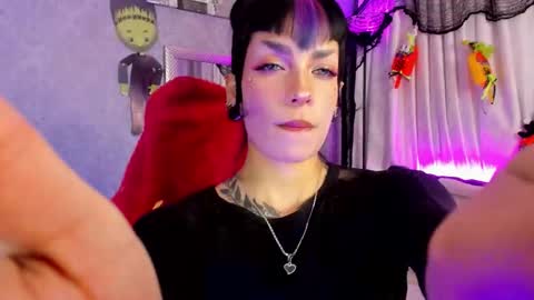 Snapshot of mamushka_ chatting on 10.24.25   online show from 10.24.25