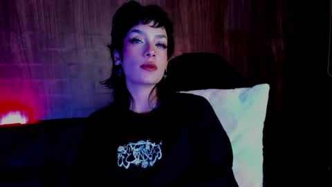 Snapshot of mamushka_ chatting on 06.17.26 online show from 06.17.26