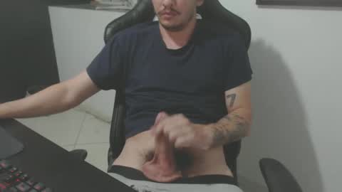 Snapshot of mamute23 chatting on 01.08.25 BigBrazilianCock online show from 01.08.25