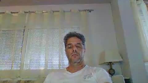 Snapshot of man211172 chatting on 10.05.25 man211172 online show from 10.05.25