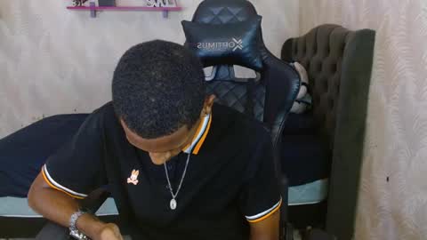 man_san11 online show from 10.13.25