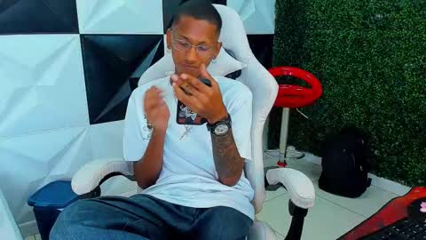 man_san11 online show from 11.03.25