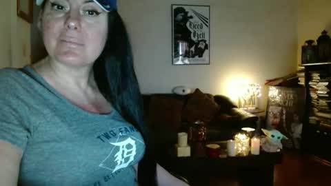 mandaloriangirlsfight online show from 04.16.26