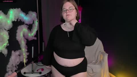 Maneela online show from 04.15.26