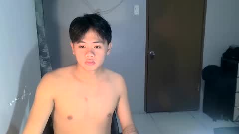 Snapshot of manhattan_men18 chatting on 03.07.25 JM18 online show from 03.07.25