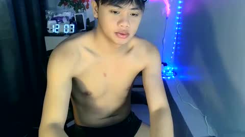 Snapshot of manhattan_men18 chatting on 03.10.25 JM18 online show from 03.10.25